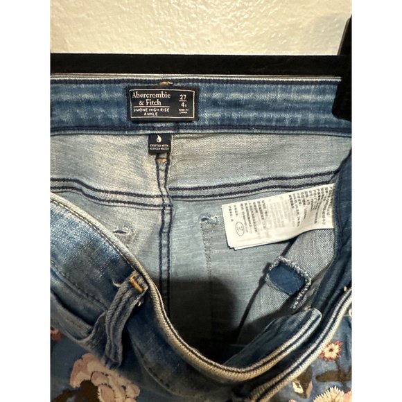 Abercrombie & Fitch Simone High Rise Ankle 27W Floral Embroidered Denim Jeans - Picture 8 of 15